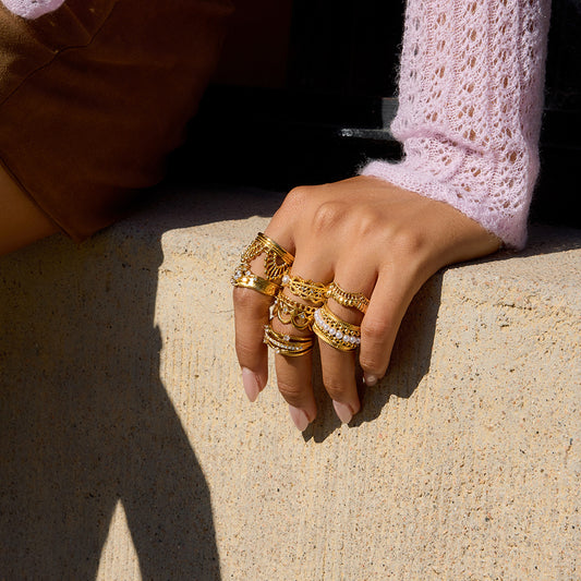 Crown Hollow Zircon Ring