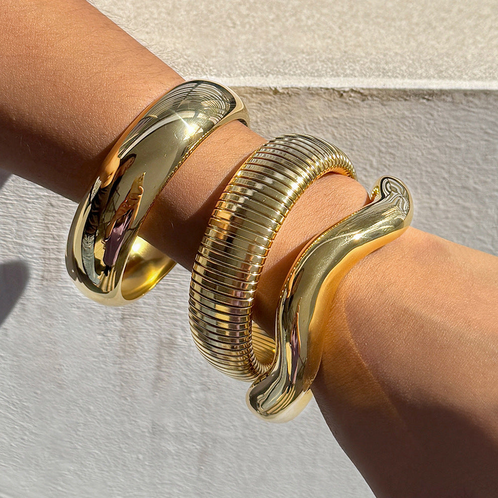 Bold Oversized Plain Bangle