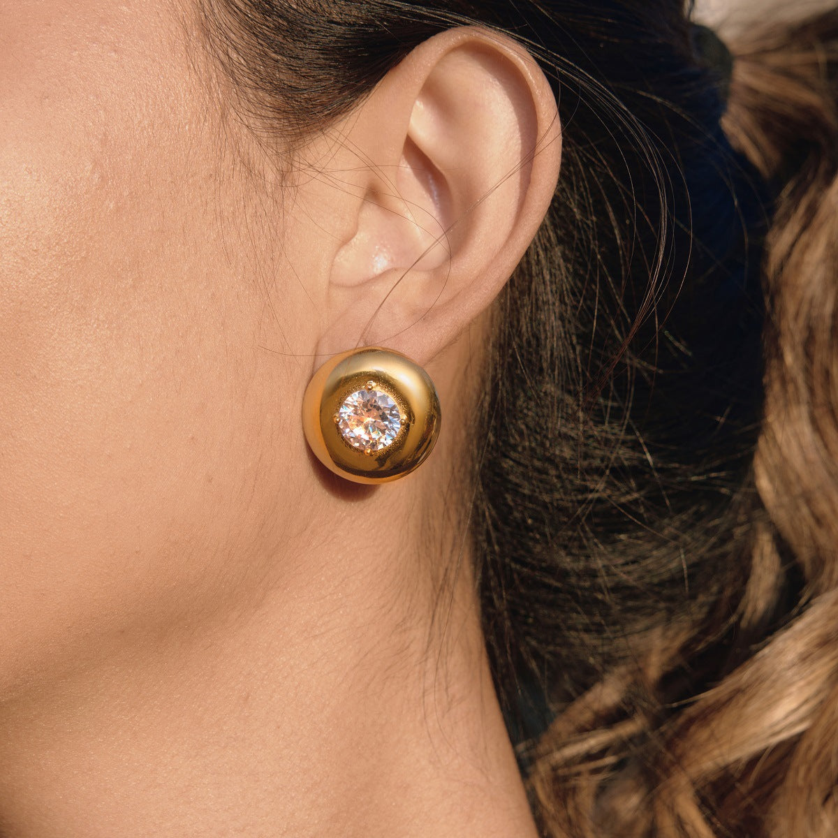 Round Zircon Stud Earrings