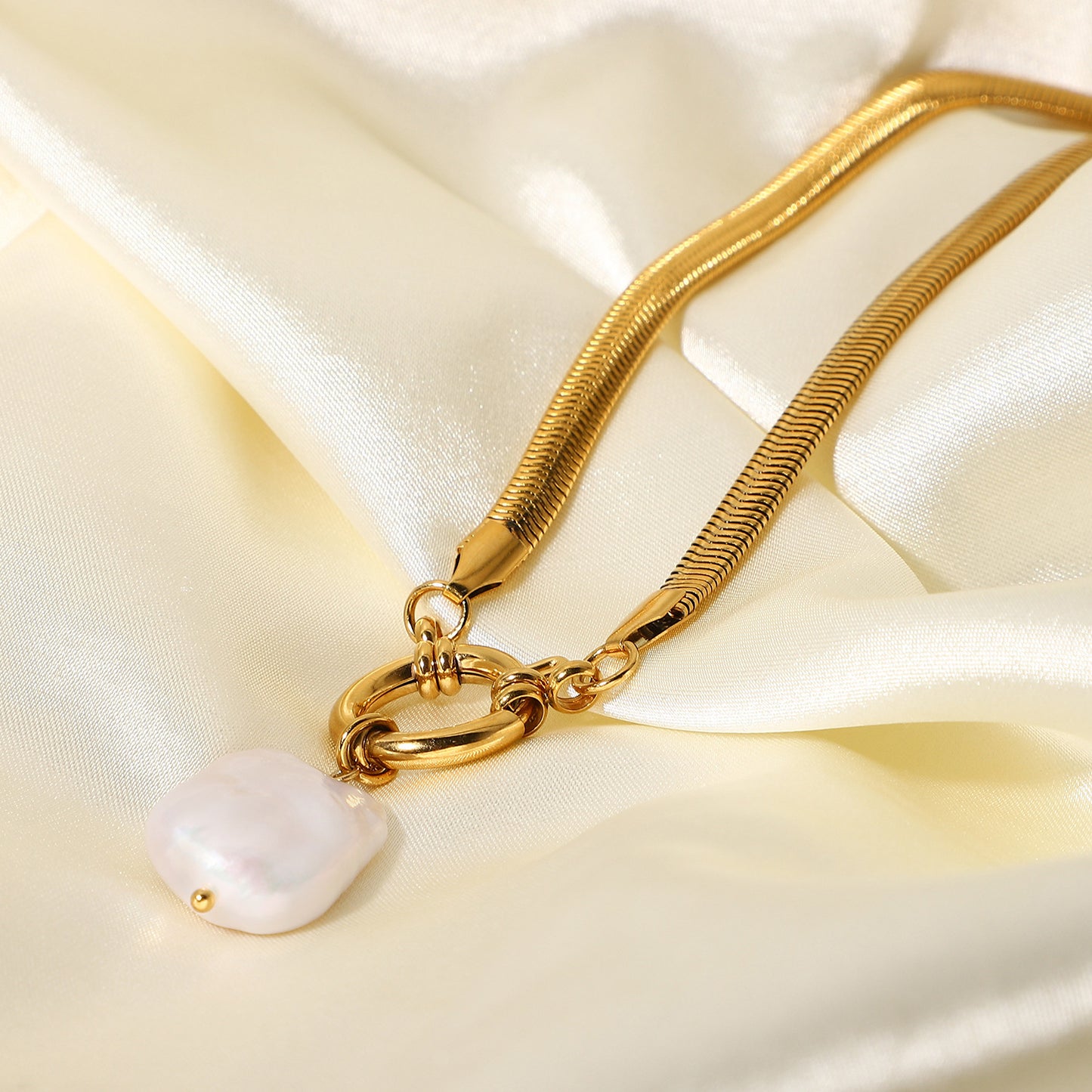 Freshwater Pearl Pendant Necklace
