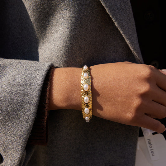 Resin Pearl Bangle
