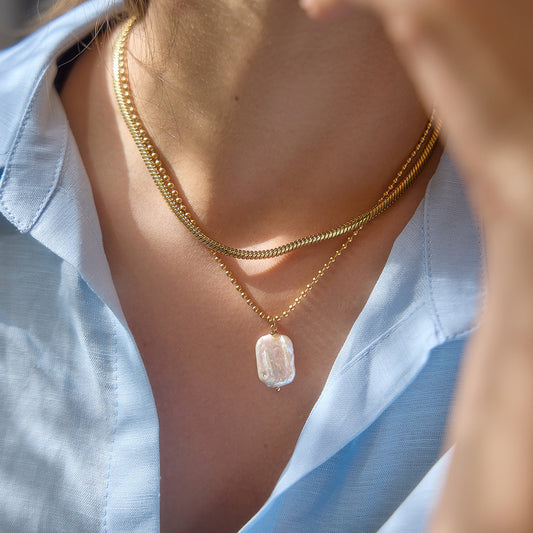 Minimalist Geometric Pearl Chain