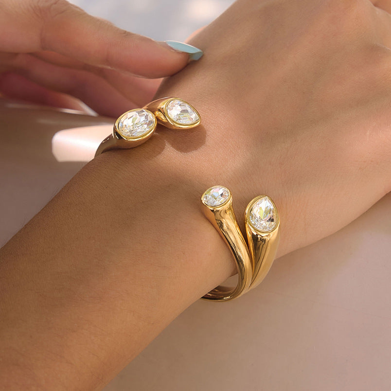 Minimalist C-Frame Wristband