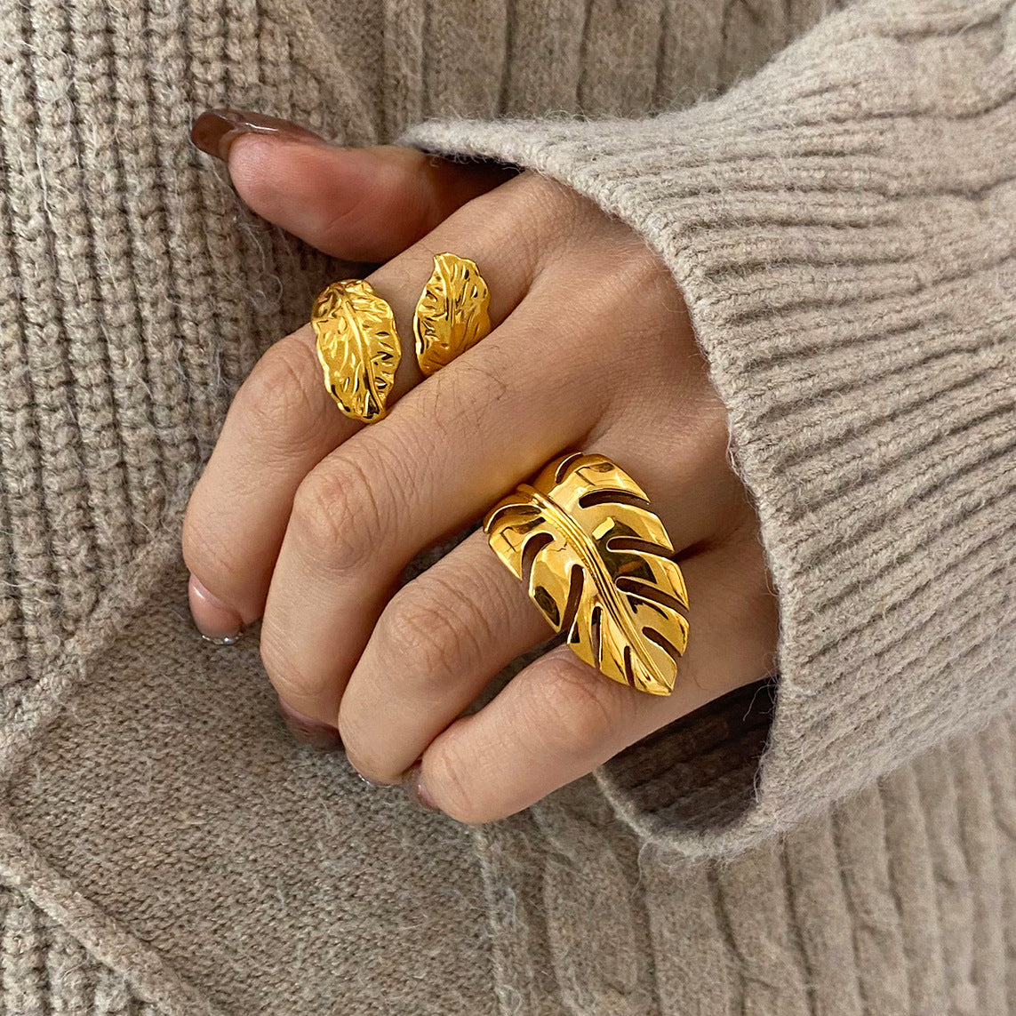 Stainless steel 18k gold-plated leaf-shaped ring