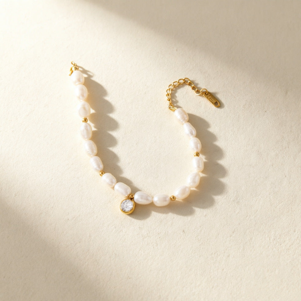 Minimalist Classic Pearl Chain