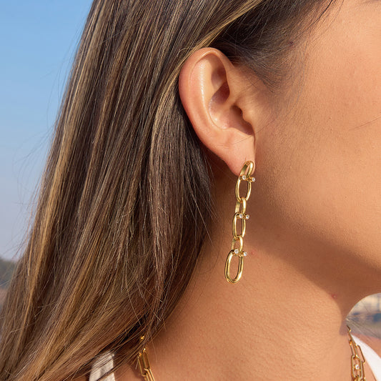 Minimalist Chain Dangles