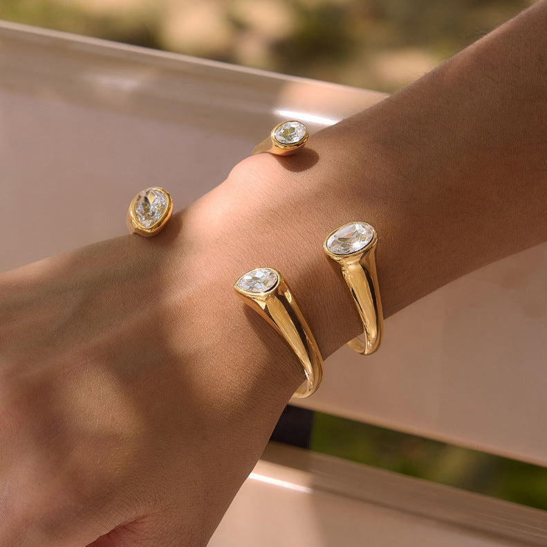 Minimalist C-Frame Wristband