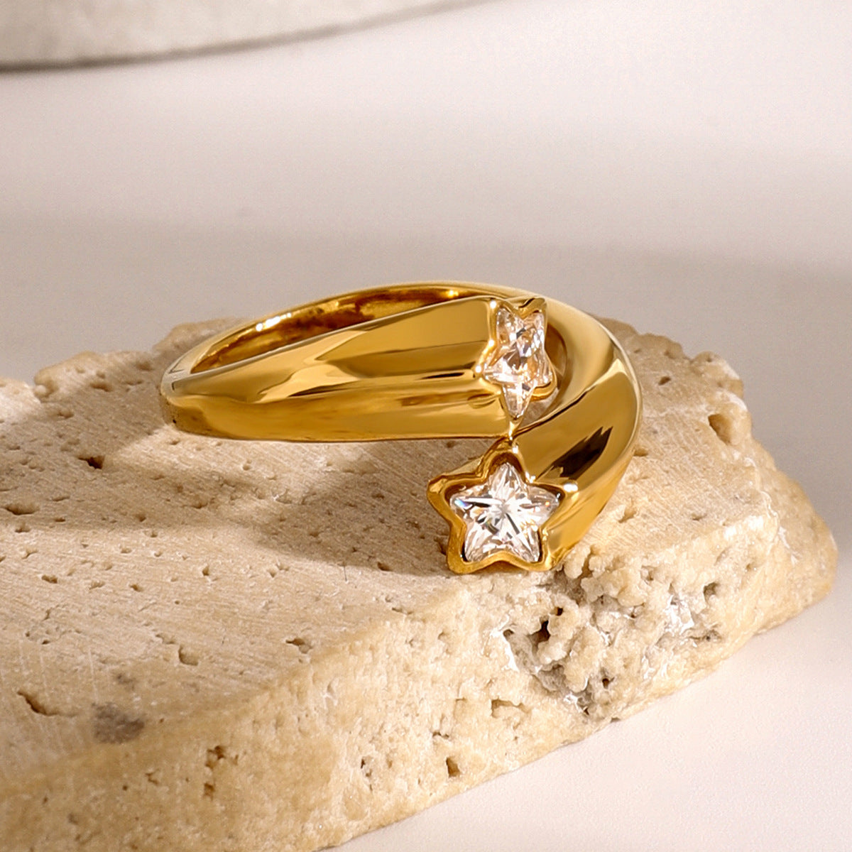 Stainless steel 18k gold-plated star ring