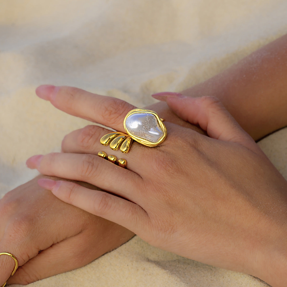 Stainless steel 18k gold-plated pearl ring