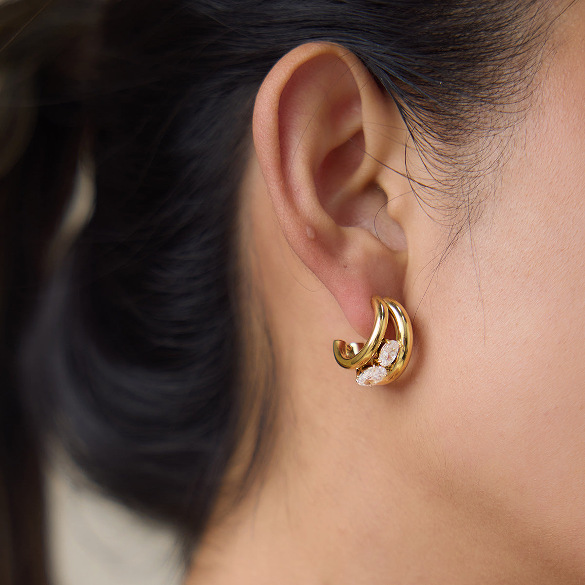 Minimalist Round Zirconia Earrings