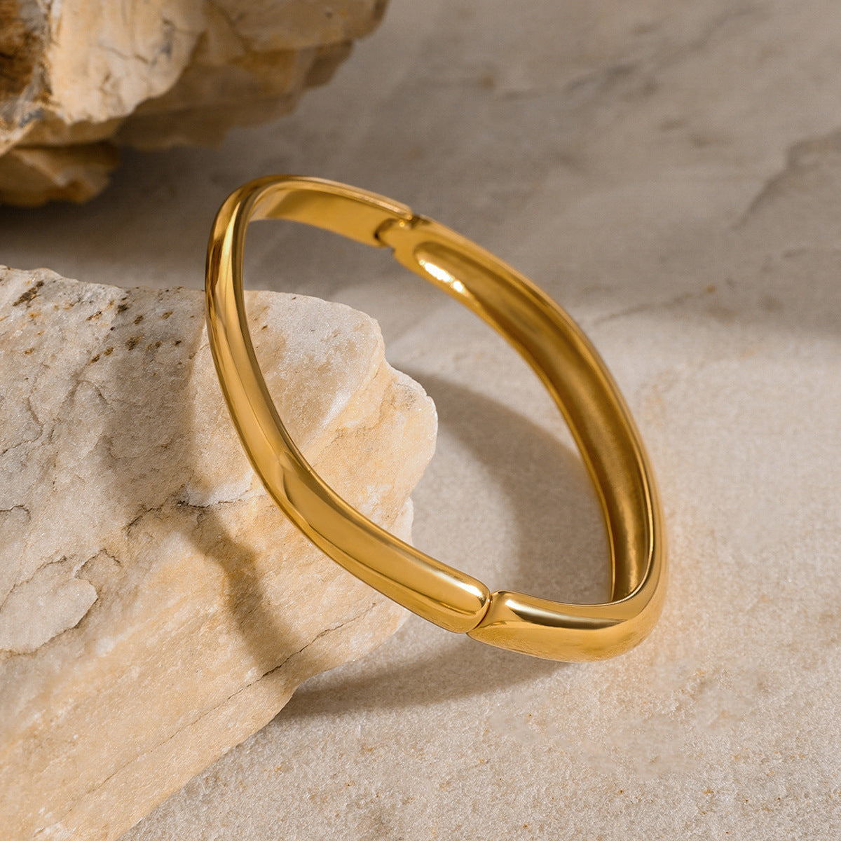 Stainless steel 18k gold-plated square-shaped bracelet