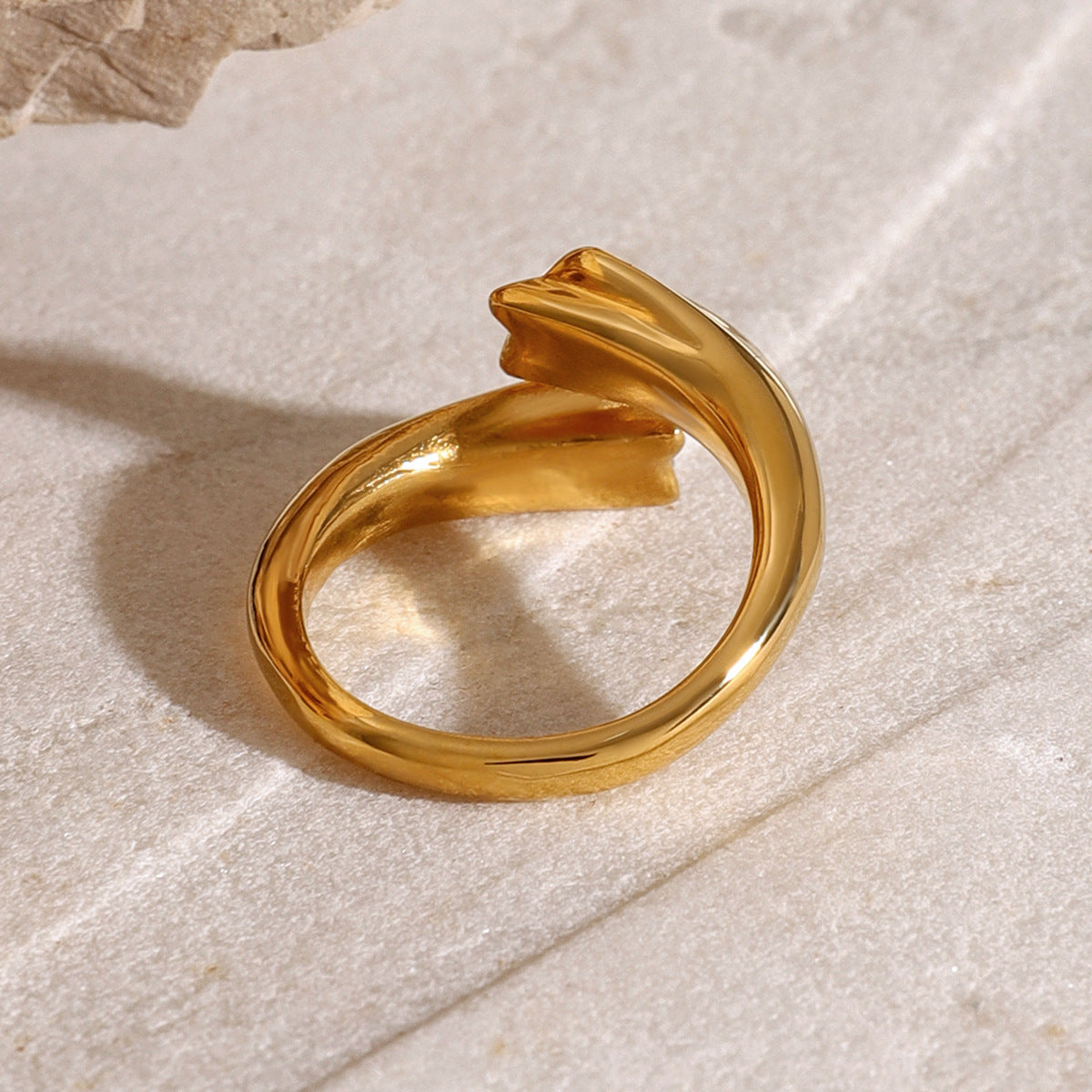 Stainless steel 18k gold-plated star ring