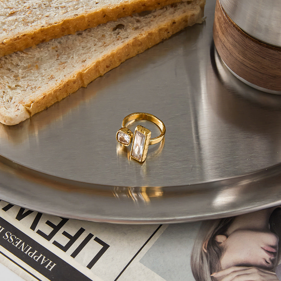 Minimalist Quadrilateral Ring