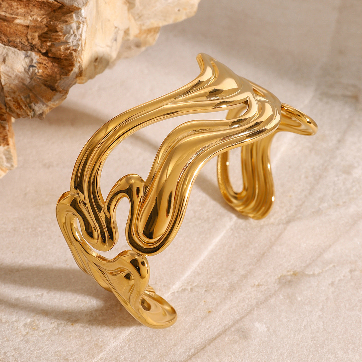 Stainless steel 18k gold-plated bangle bracelet