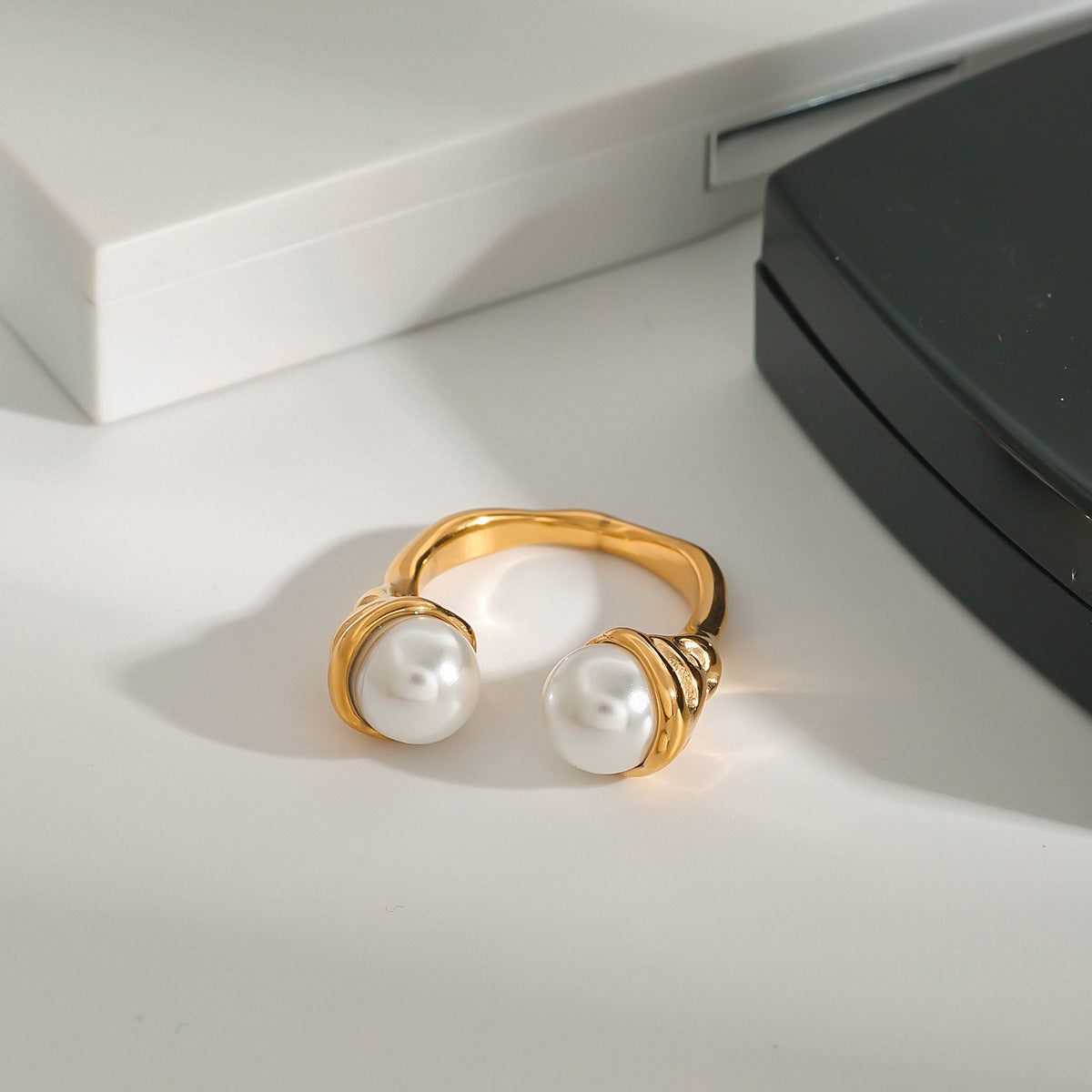 Stainless steel 18k gold-plated pearl ring