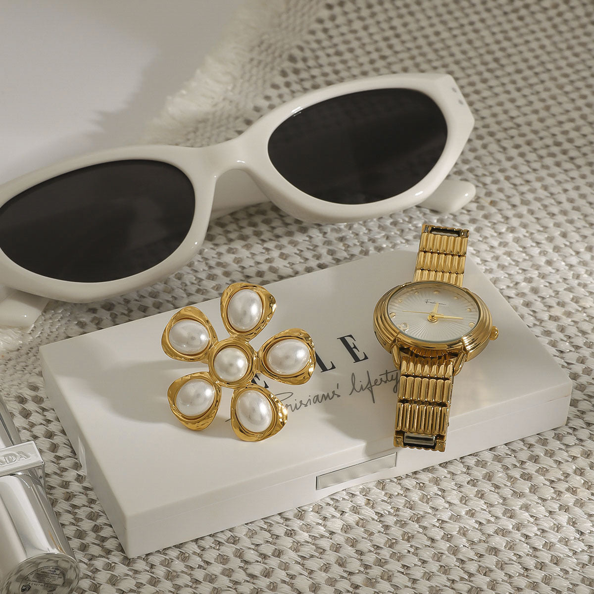 Stainless steel 18k gold-plated pearl flower ring