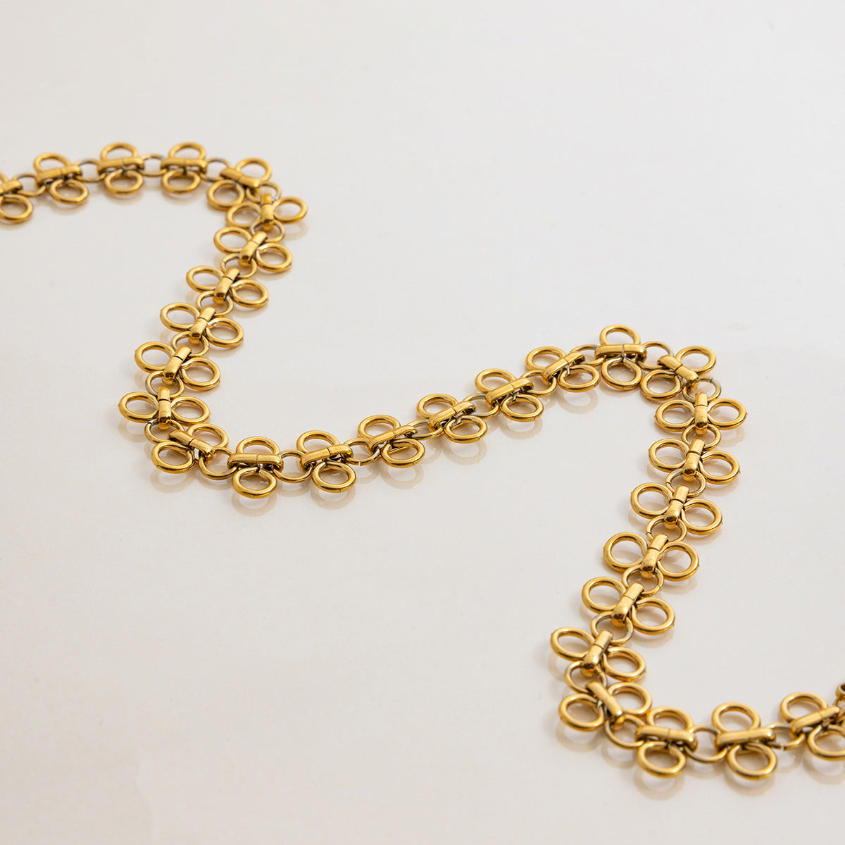 Stainless steel 18k gold-plated four-leaf clover collarbone chain