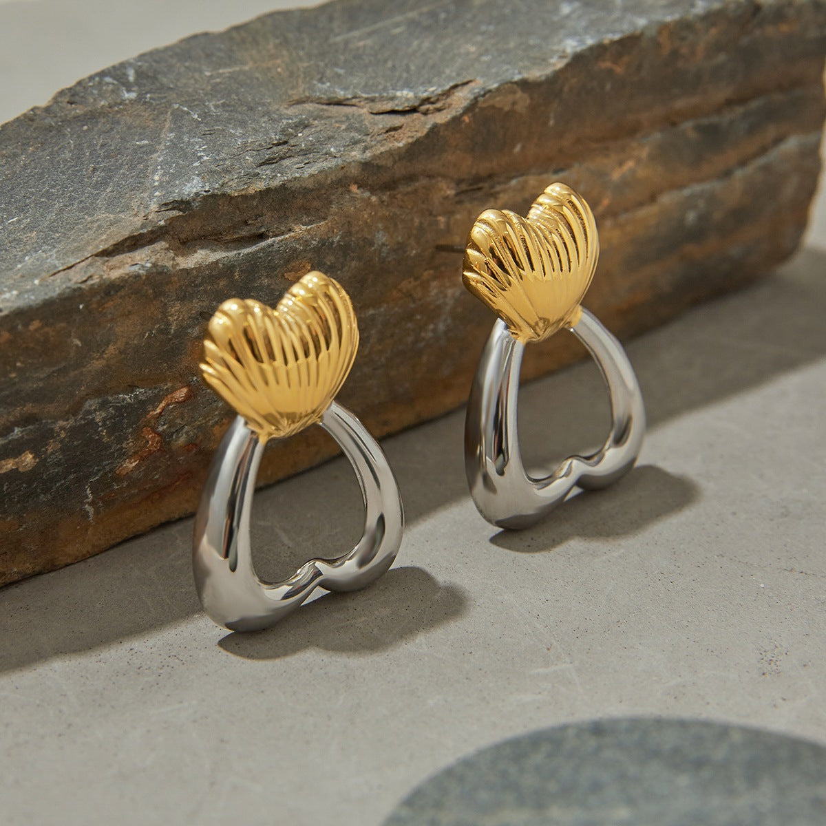 Two-tone heart stud earrings