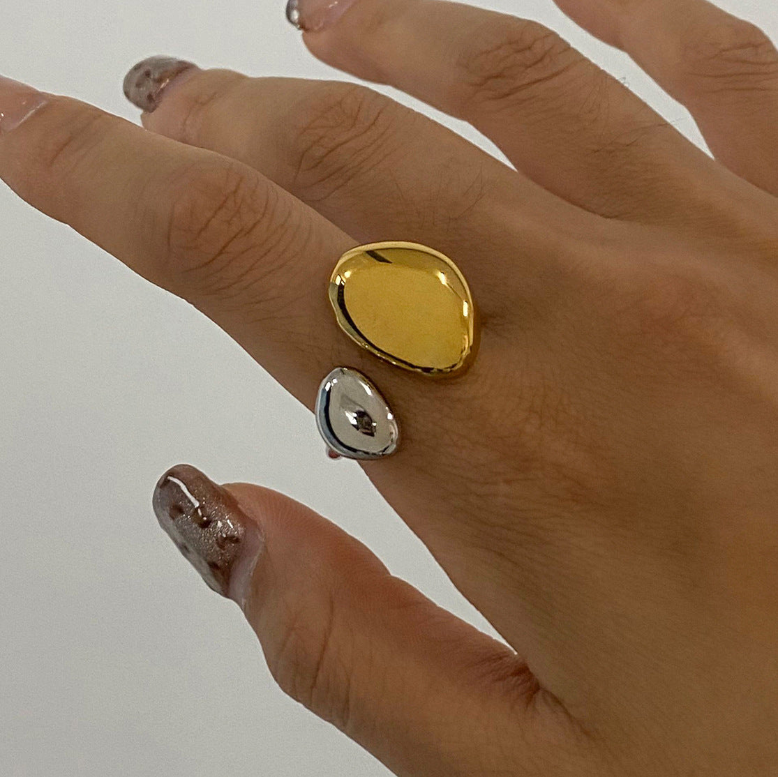 Two-tone stainless steel teardrop ring