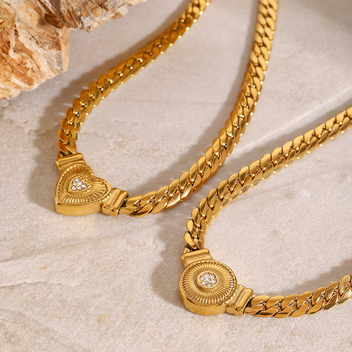 Stainless steel 18k gold-plated collarbone necklace